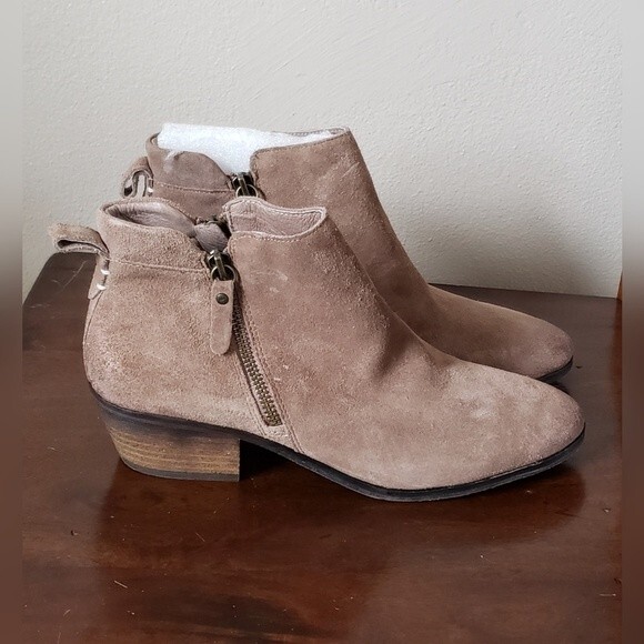 NEW Vince Camuto Tricera Suede Ankle Boot Size 8.5 - Picture 7 of 10